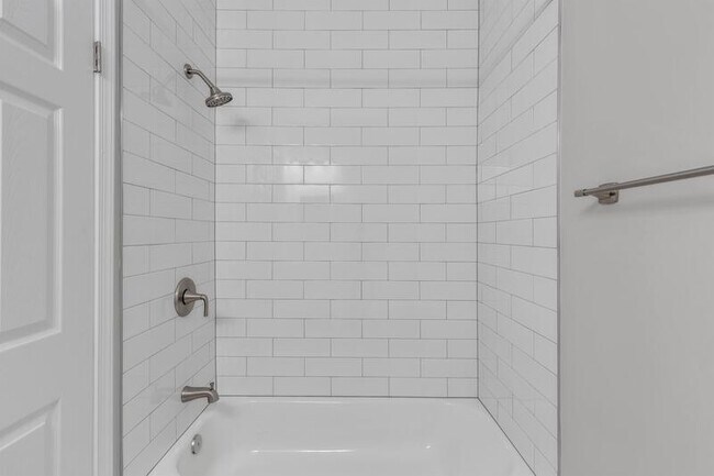 Building Photo - 606 Rolling Hill Walk