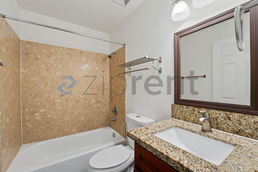 Building Photo - Unit B228