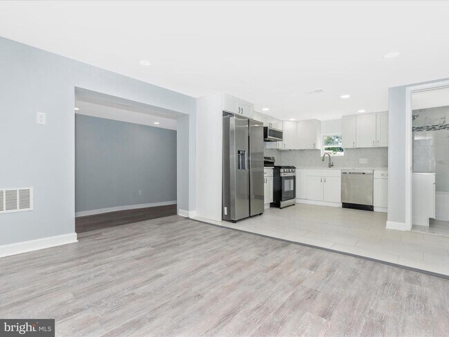 Building Photo - 903 Minna Ave