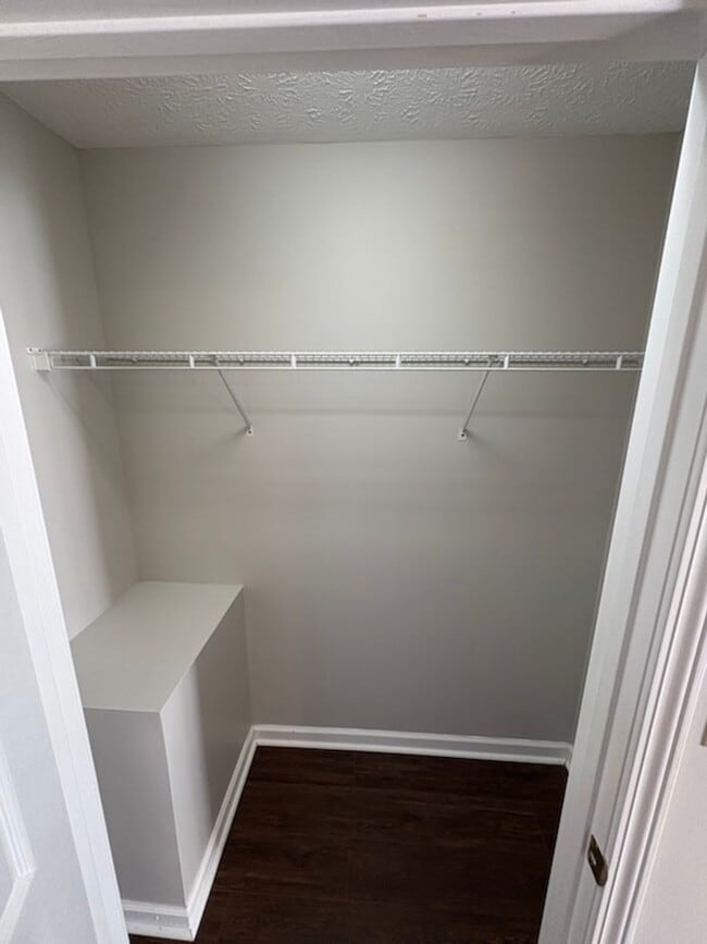 Building Photo - 1807 Brookline Ct