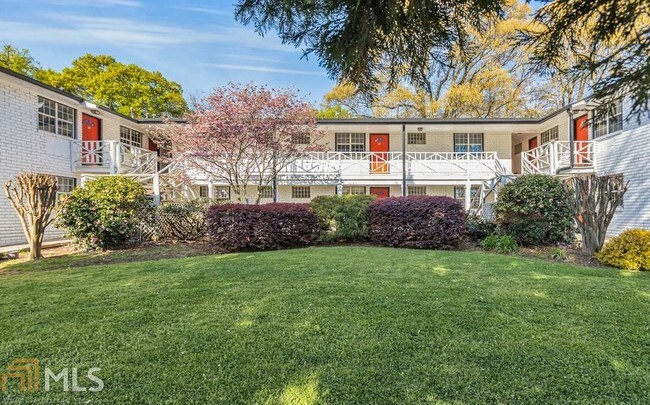 Building Photo - 714 Bryan St SE