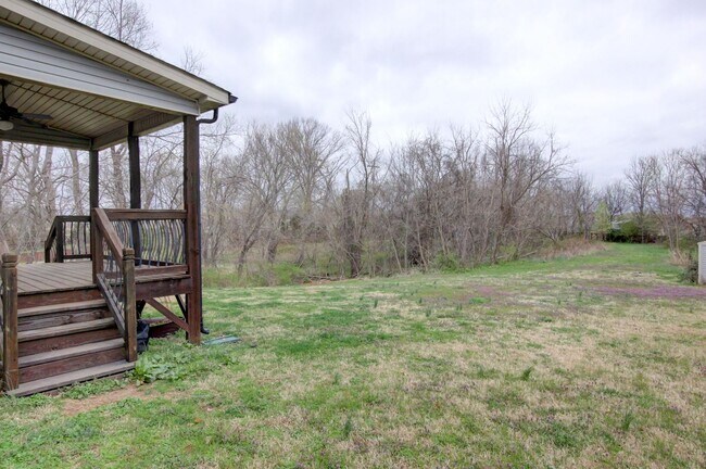Building Photo - Executive Home on Cul de sac off exit 8.  Hurry.