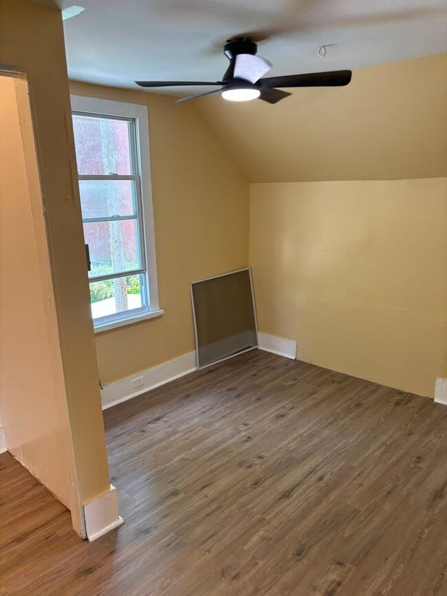 Building Photo - 3539 W 58th St