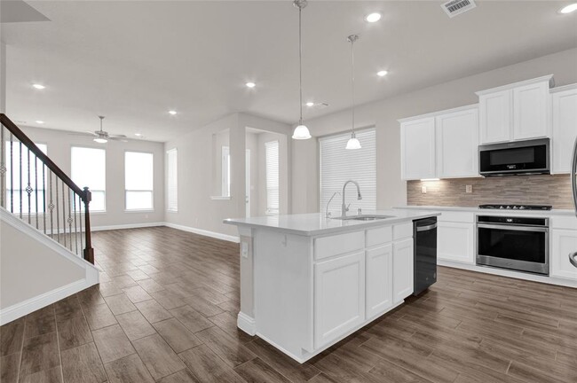 Building Photo - 6019 Marsh Lk Ct