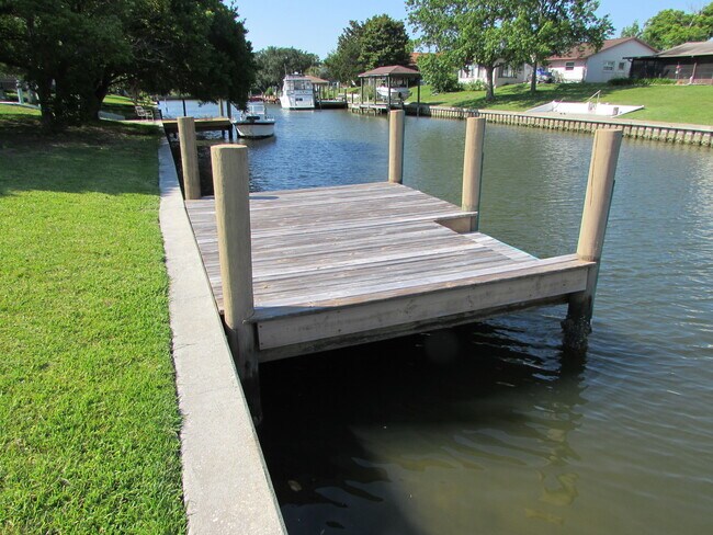 Building Photo - IntraCoastal Single Family Home