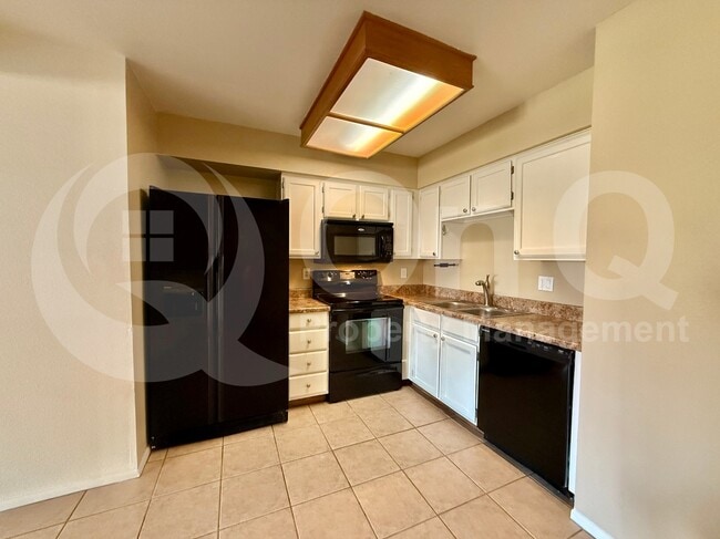 Building Photo - 4901 S Calle Los Cerros Dr
