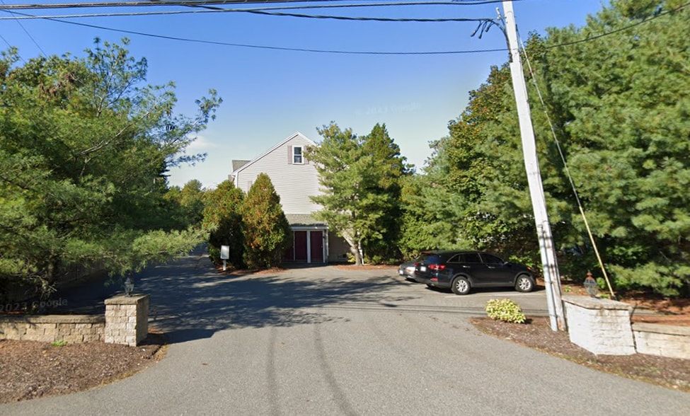 Building Photo - 604 Bedford St