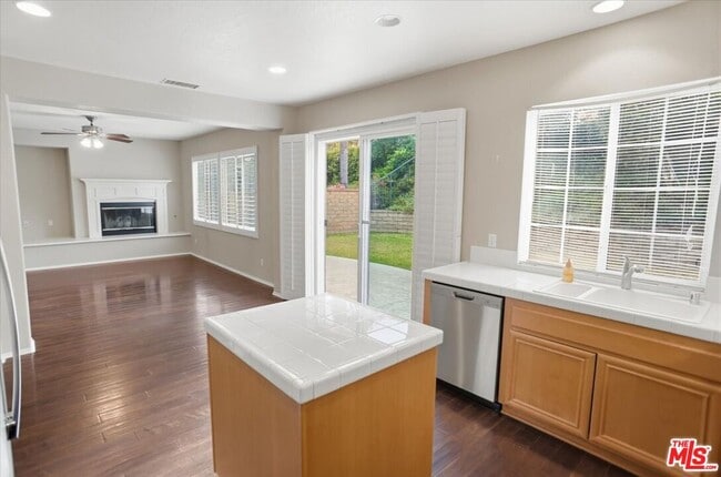 Building Photo - 27866 Alta Vista Ave