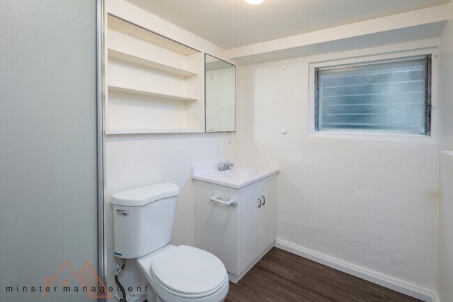 Building Photo - 2133 Metcalf St