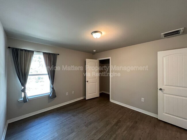 Building Photo - 3214 Electra Dr