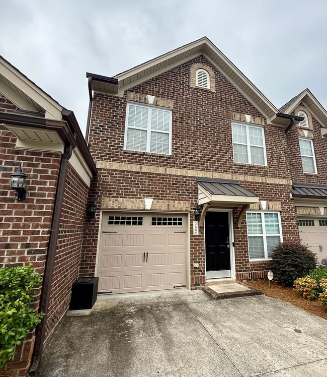 Building Photo - Two bedroom, 2.5 bath condo townhome in Bu...