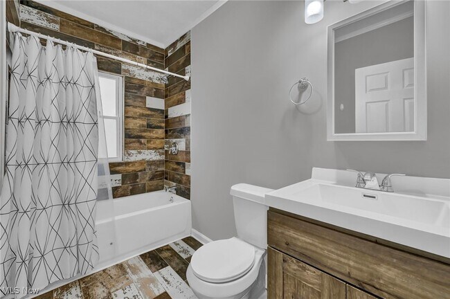 Building Photo - 3234 Euclid Heights Blvd