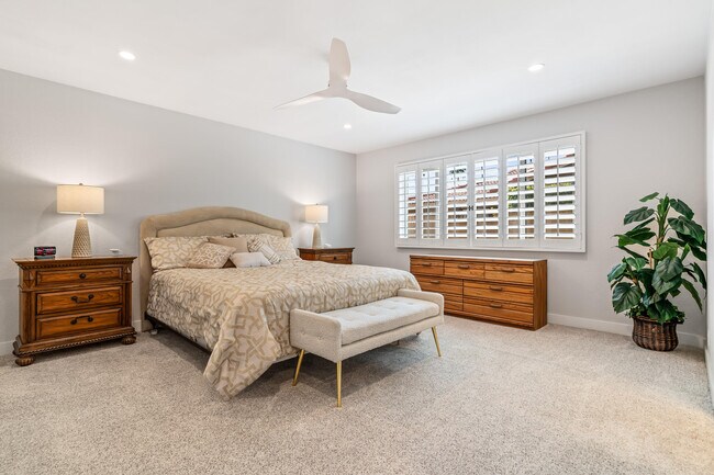 Building Photo - 39 Maximo Way