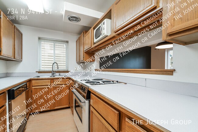 Building Photo - 734 N 94th St