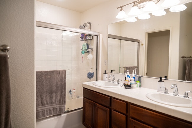 Building Photo - 10452 Whitcomb Way