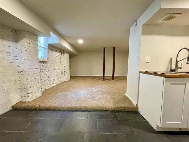 Building Photo - 673 Kennesaw Ave NE