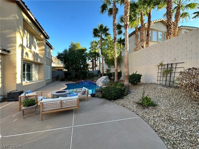 Building Photo - 1211 Martini Dr
