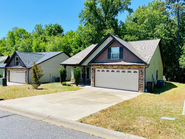 Building Photo - 938 S Mossy Rock Rd