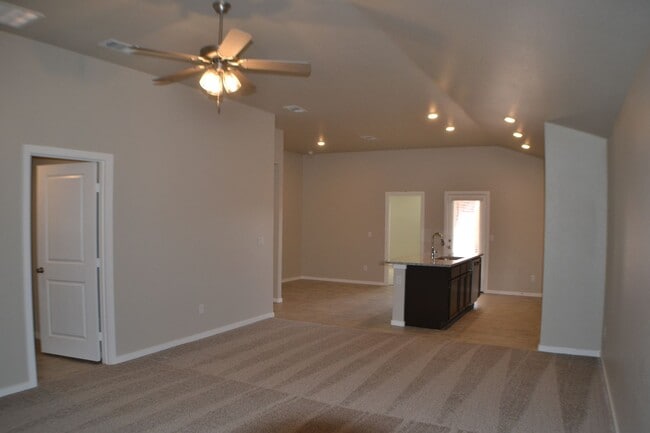 Building Photo - House For Lease in Midland