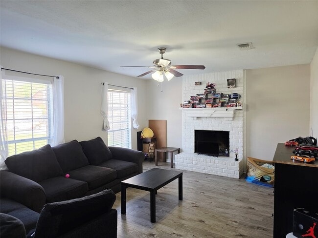 Building Photo - 16723 Running Quail Ct