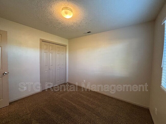 Building Photo - 425 E 1050 S
