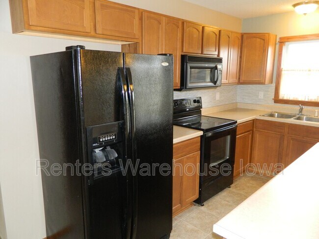 Building Photo - 809 SE 12th St