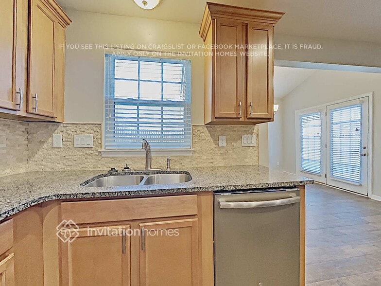 Building Photo - 223 Elba Dr