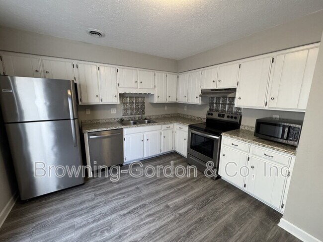 Building Photo - 319 N.Timberway Circle