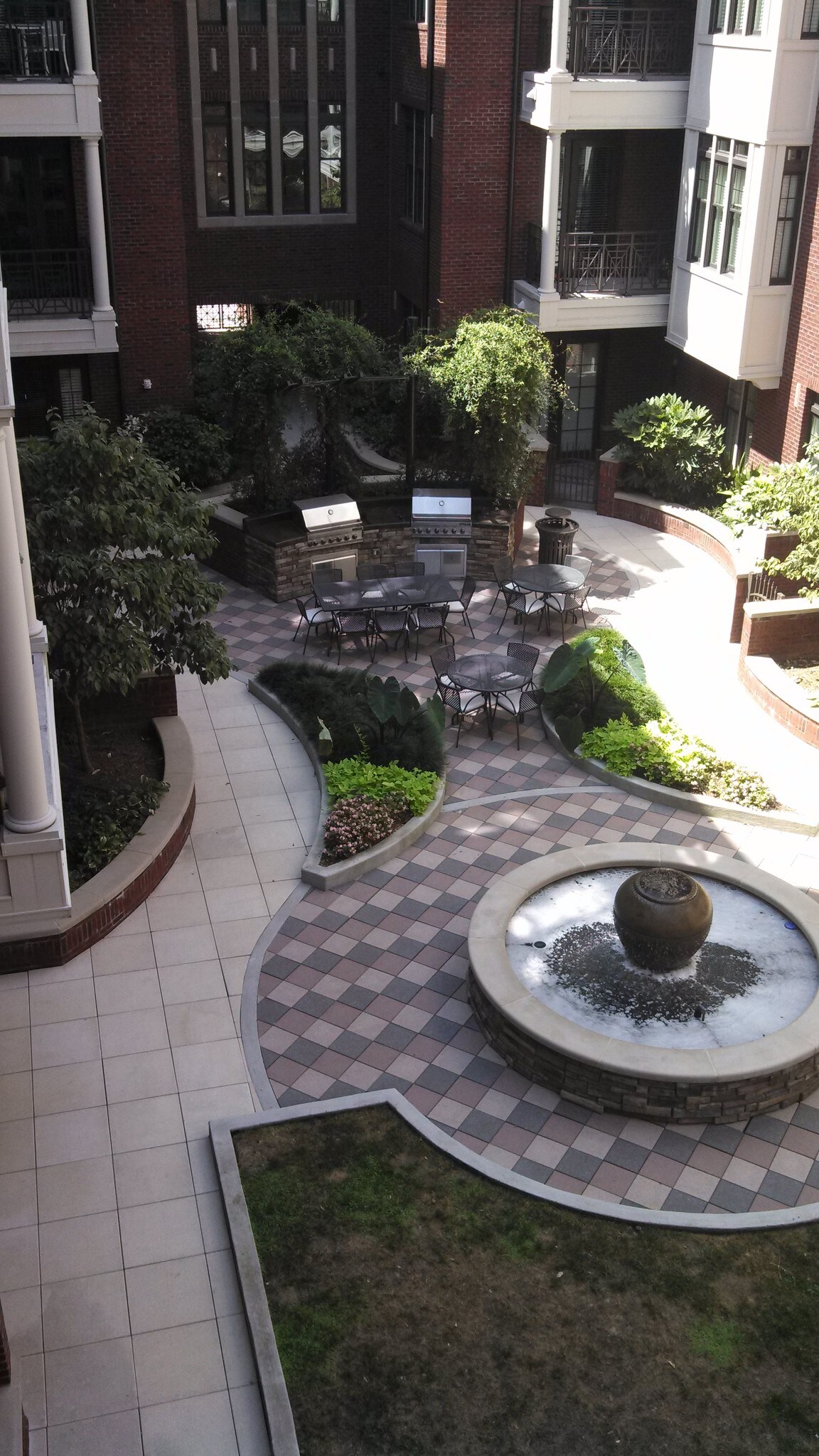 Building Photo - 2810 Selwyn Ave