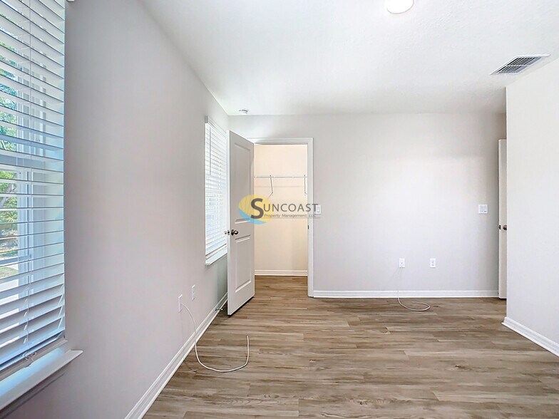 Building Photo - 3821 SW 43rd Ct