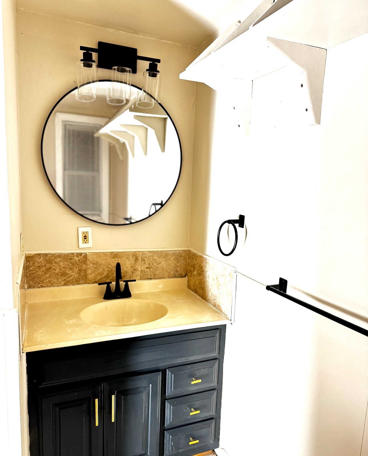 Building Photo - 24 Barker St