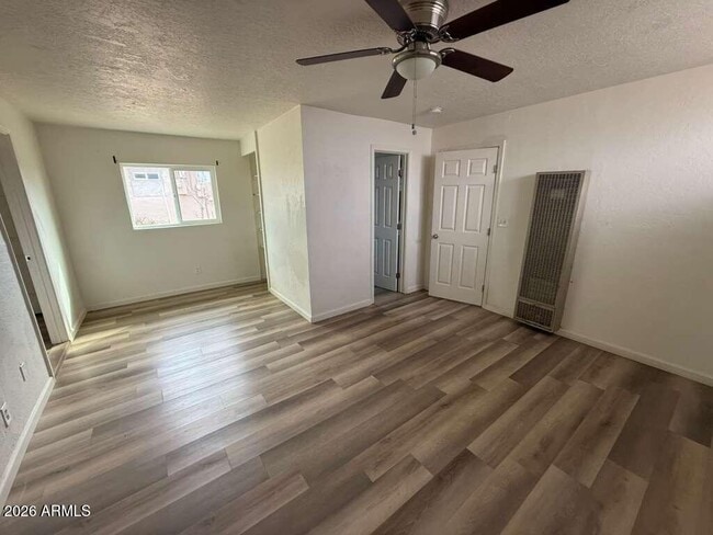 Building Photo - 1258 E 15th St