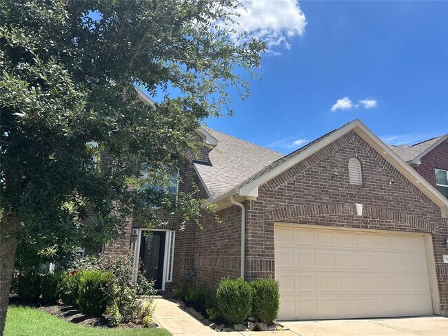 Building Photo - 2534 Pines Pointe Dr