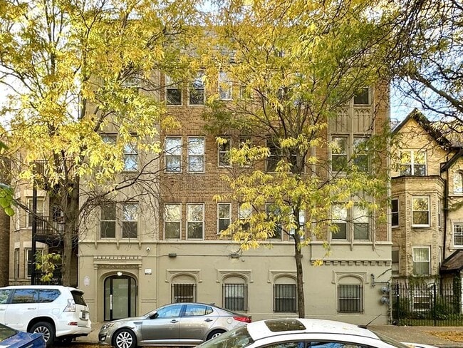 Building Photo - 5054 N Winthrop Ave