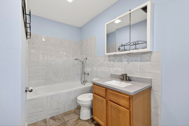 Building Photo - 5520 Holborn Dr