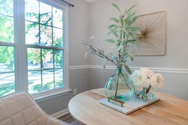 Building Photo - Beautiful end unit in sought-after Nashboro Village