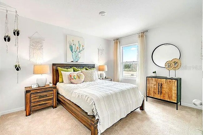 Building Photo - 2030 Maple Ridge Dr