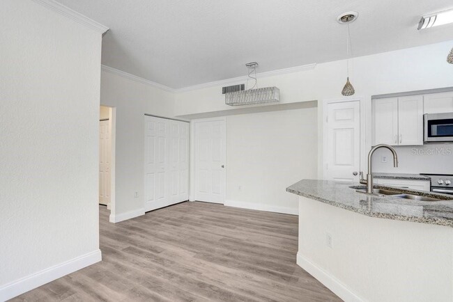 Building Photo - 9142 Lake Chase Island Way