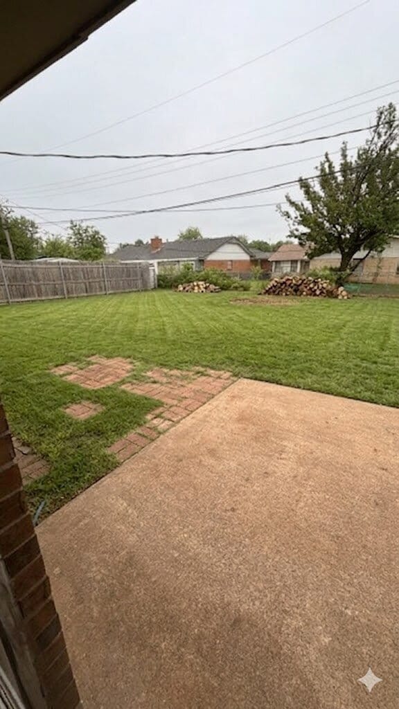 Building Photo - Versatile 5-Bedroom Residence | Ideal for Hosting & Home-Style Living!!