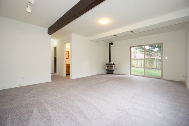 Building Photo - 15739 SE 175th Pl