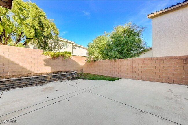 Building Photo - 10644 Tray Mountain Ave