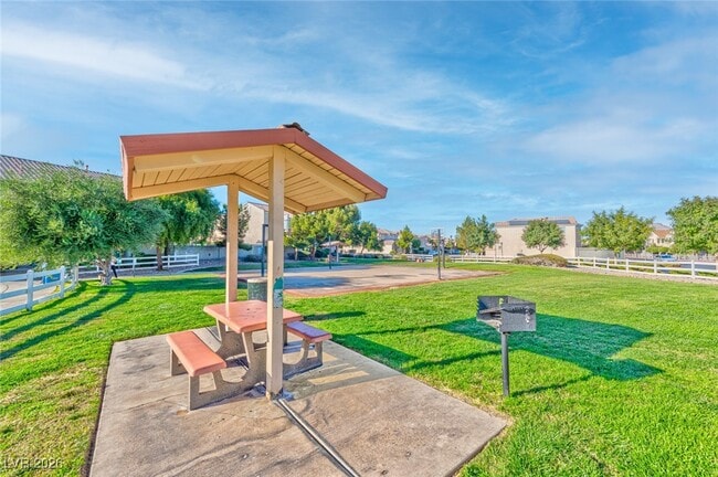 Building Photo - 6057 Slow Bob St