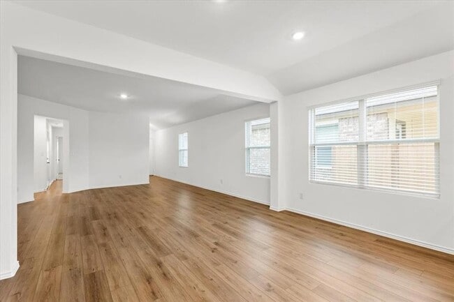 Building Photo - 487 Alamito Ave