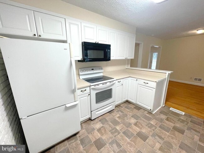 Building Photo - 3894 Old Washington Rd