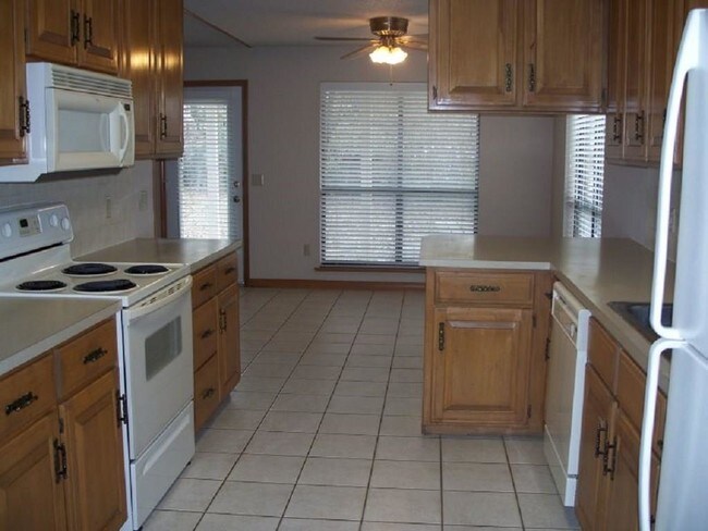 Building Photo - 3417 N Sandpiper Dr