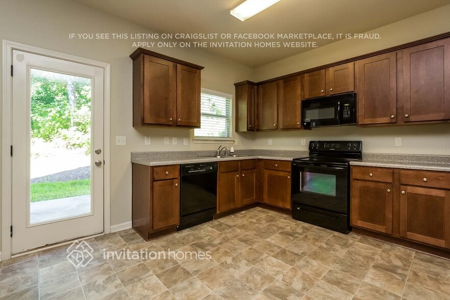Building Photo - 436 Grenier Terrace NE