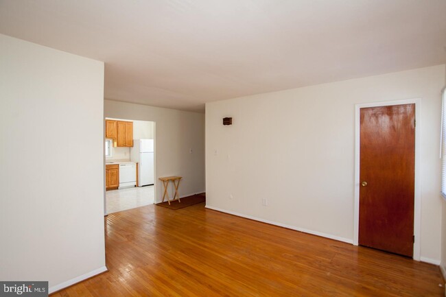 Building Photo - 463 Avenue B