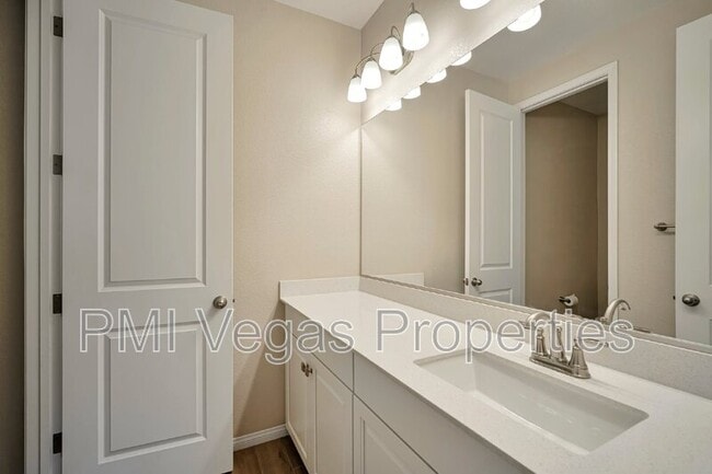 Building Photo - 780 Aurora Vale Pl