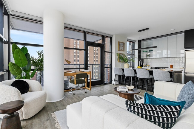 Building Photo - The Leo