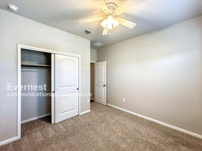 Building Photo - 218 Independence Ave